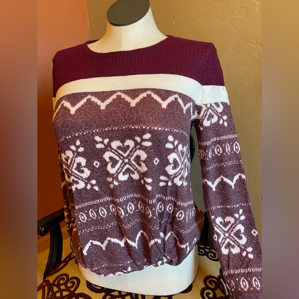 Maurice’s long sleeve front knot top